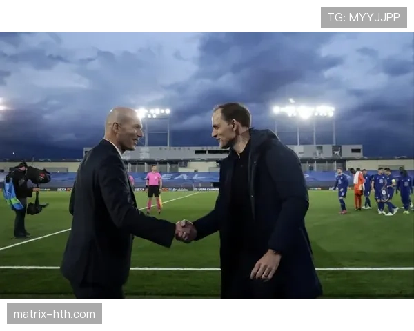 齐达内：从绿茵巨星到战术大师的传奇蜕变