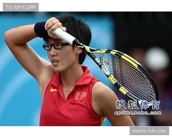 郑赛赛训练完随手背个小包，下秒出现在豪车旁这反差有点狠